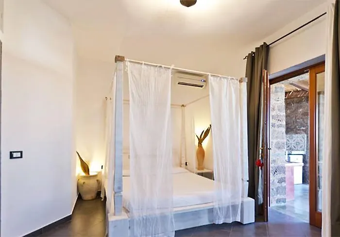 Ferienhaus Dammusi Ambra Scauri (Sicily)